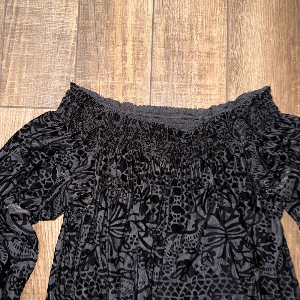 Free People Womens Black Burnout Velvet Off The Shoulder Smocked Blouse Top M - Picture 3 of 3